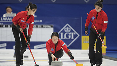 还依赖于他 还依赖于他