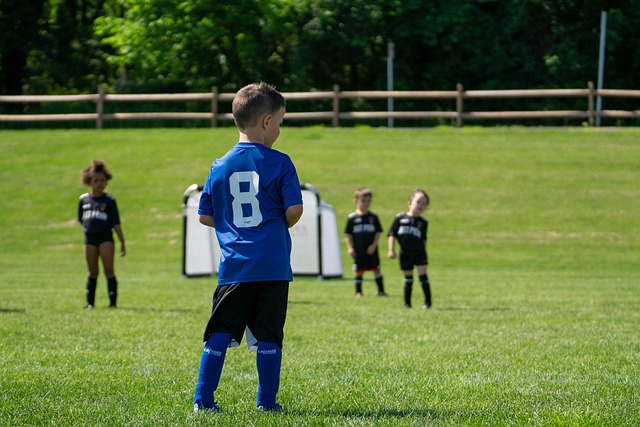 750名足球 “小花”登场，2024 年广州市青少年足球锦标赛女子组别开赛.
